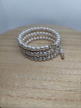 Pearl and Crystal Wrap Bracelet - White